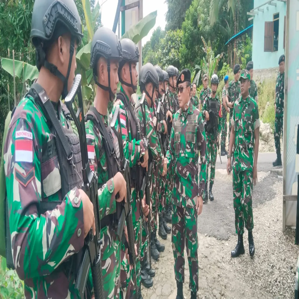 Menjaga Garis Depan: Itjen TNI Turun ke Pos Terluar Yonif 410/Alugoro di Fakfak